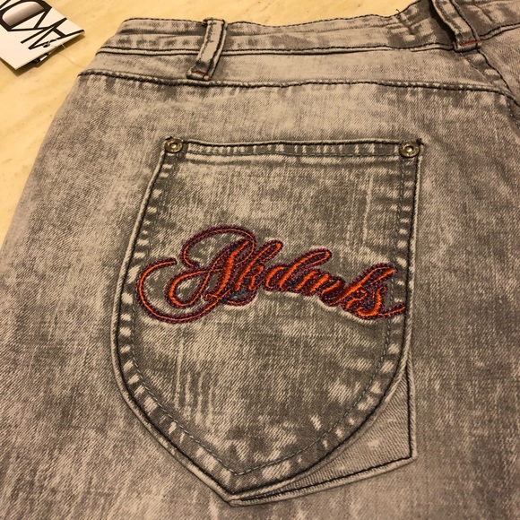 New AKADEMIKS Grey/Pink Embroidered Jeans Size 13 - Picture 7 of 9